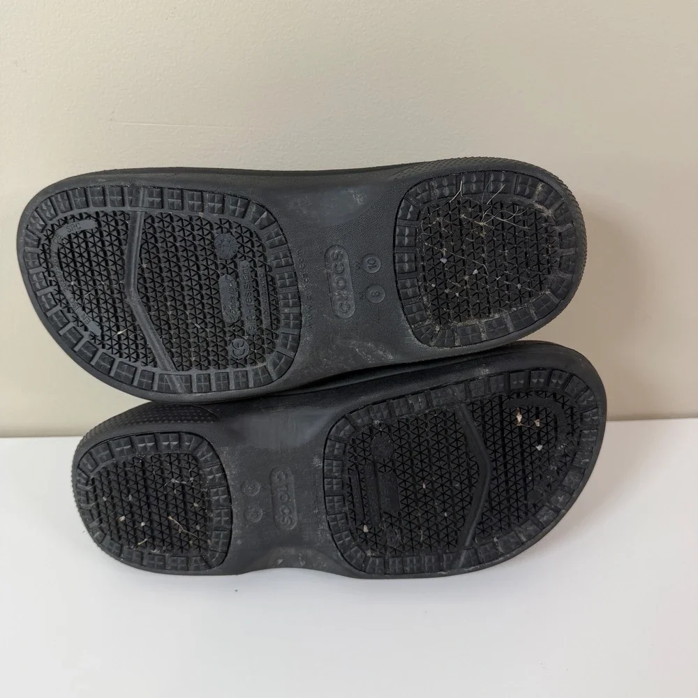 Crocs On-The-Clock Work Clogs Black Slip Resistant M8 W 10 Medical Restaurant